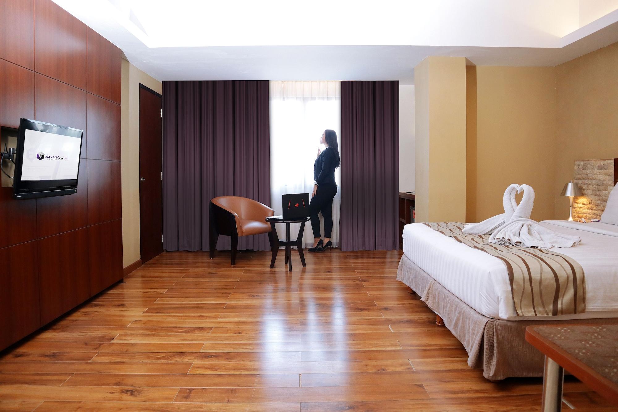 Da Vienna Boutique Hotel Batam Exterior photo